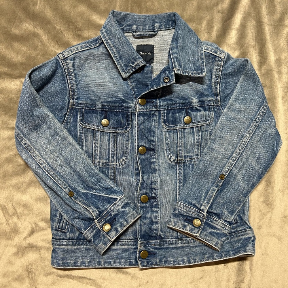 Gap Kids Denim Blue Button Up Jacket-Size: Small (6-7)